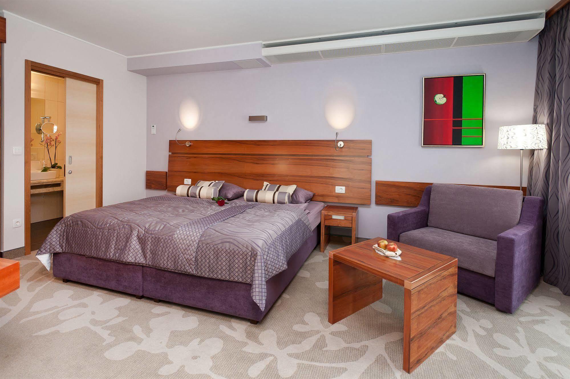Terme Zrece - Hotel Atrij Bagian luar foto